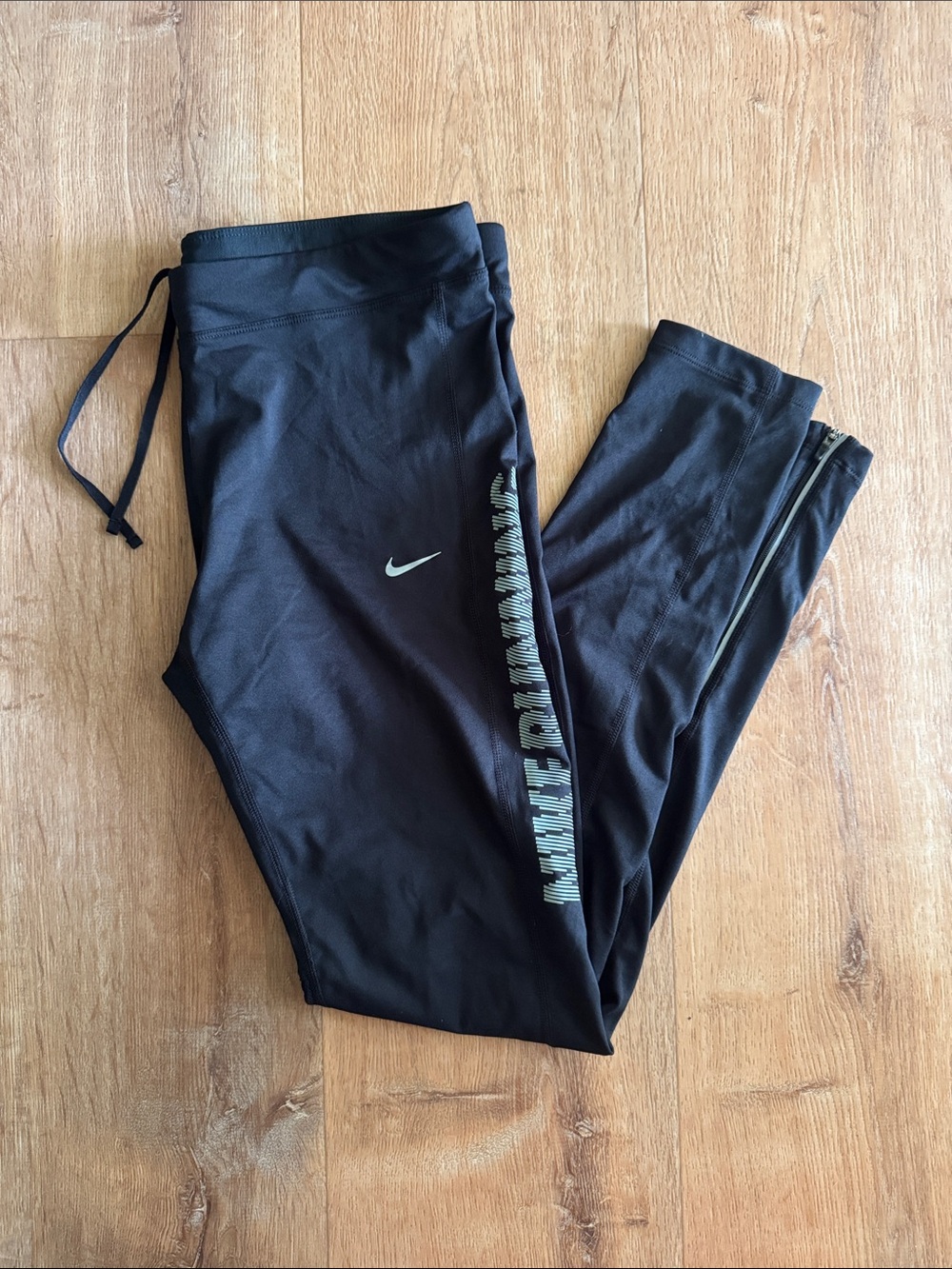 XL Nike Black Leggings with Side Reflective Stripe